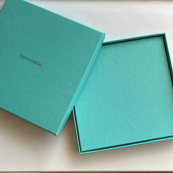 Tiffany & Co Gift Box - Picture 5 of 6